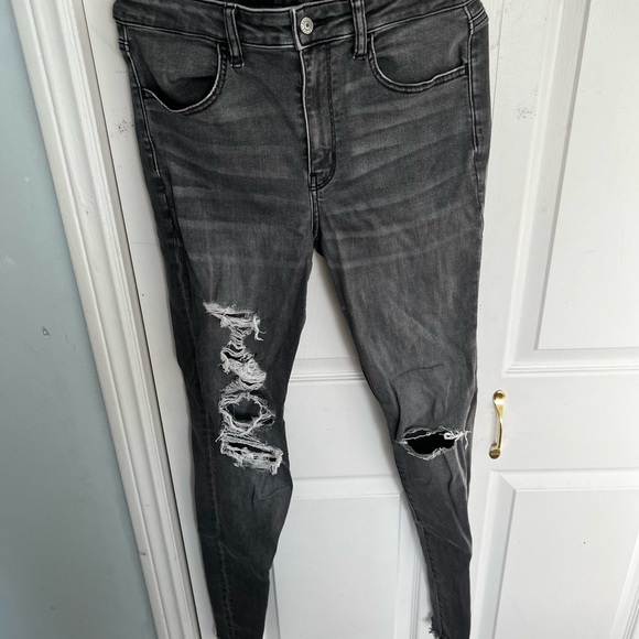 1st jeans: Levis 29W the 2 other jeans & skirt: American eagle 8 extra-long - Picture 5 of 8